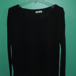 Hollister Ladies Black Light Weight Long Sleeved Sweater Size M/L
